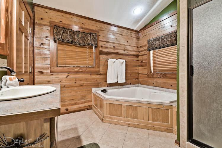 Villa Secluded Cabin In The Woods! 1 Story à Eureka Springs Extérieur photo